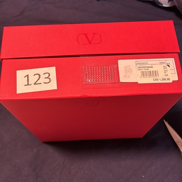Valentino Garavani box - Picture 2 of 3